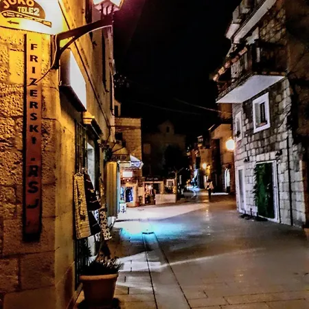 - 150 M From Sea Apartment Makarska